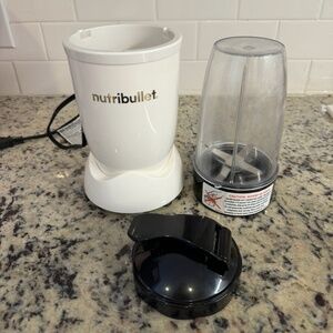 Nutribullet white blender